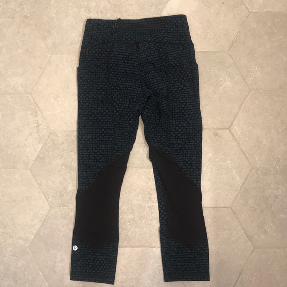 lululemon crop legging with pockets - Picture 5 of 5